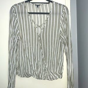 Cropped top green and white shirt